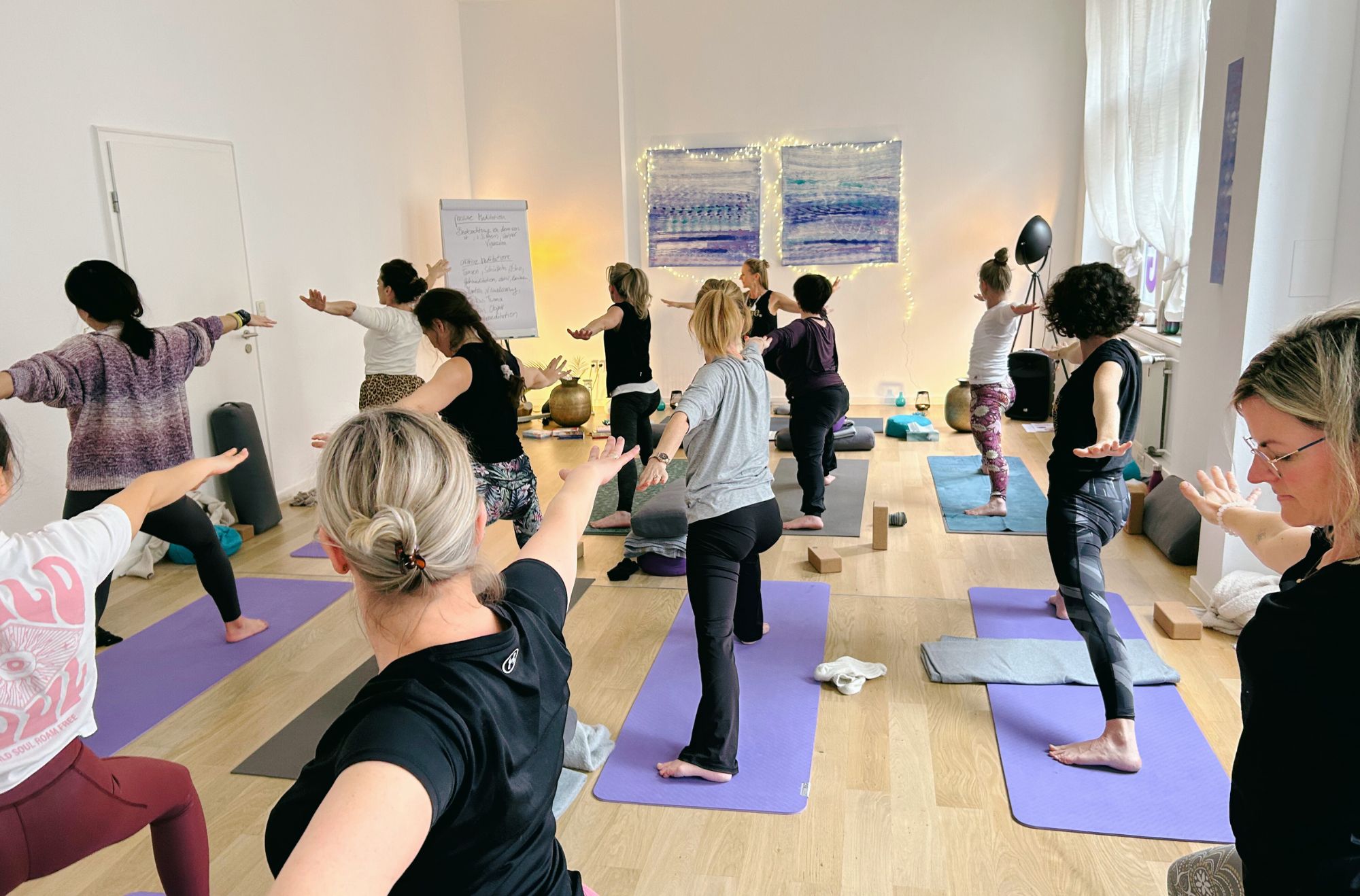 Praxiseinheit der 200h Yoga Basis Ausbildung